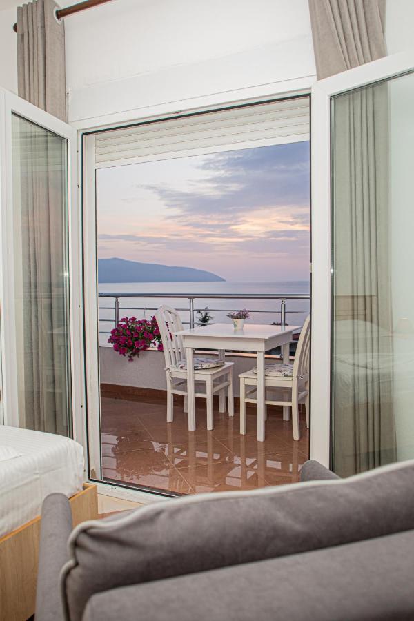 Hotel Sunset Gl Vlorë Esterno foto